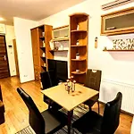 Flowers Apartman Апартаменты *