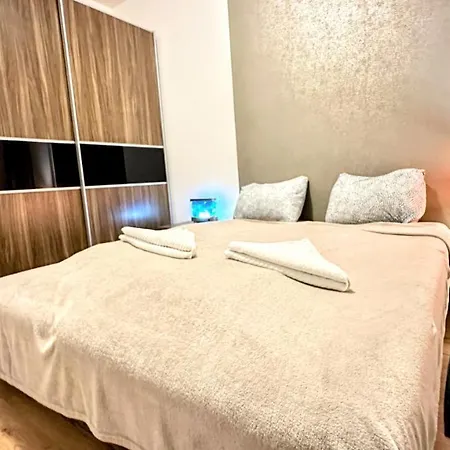 Apartamento Flowers Apartman *